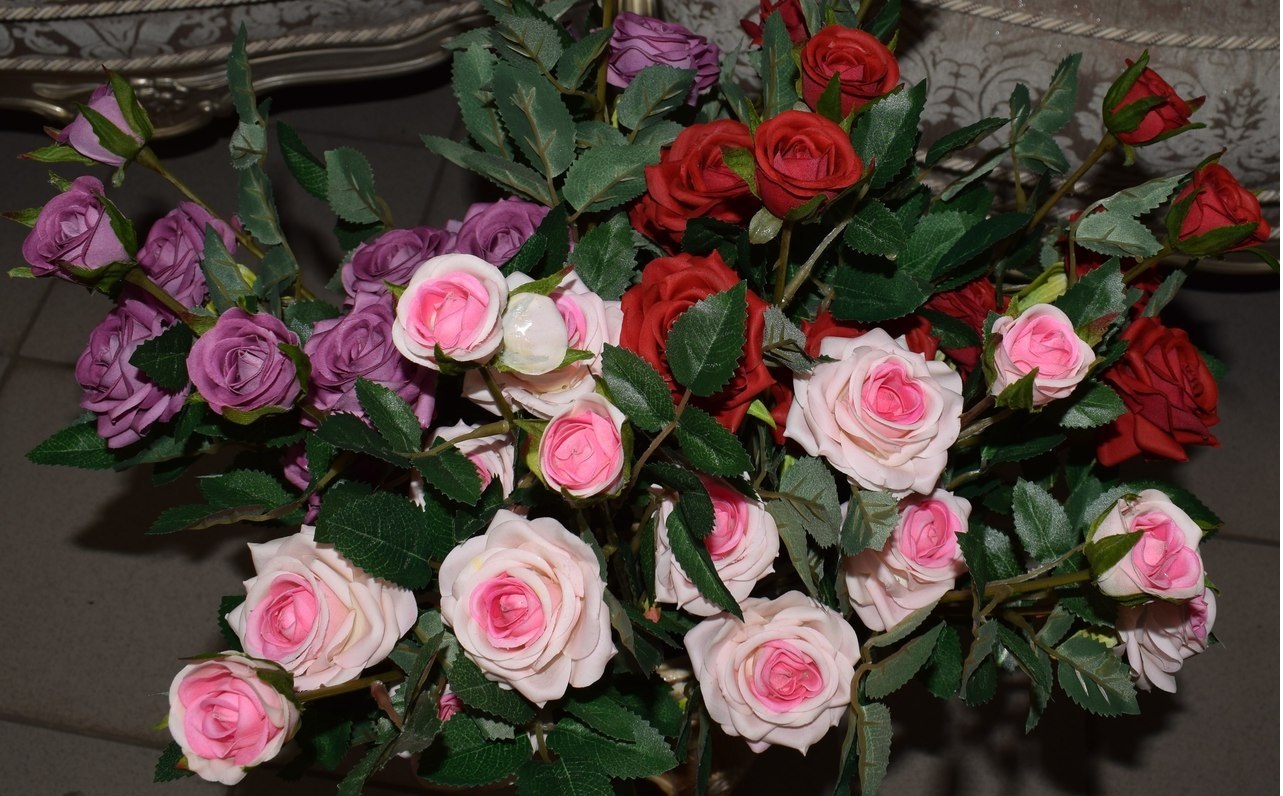 REAL TOUCH Роза кустовая мелкая 2+1 (Лиловый)