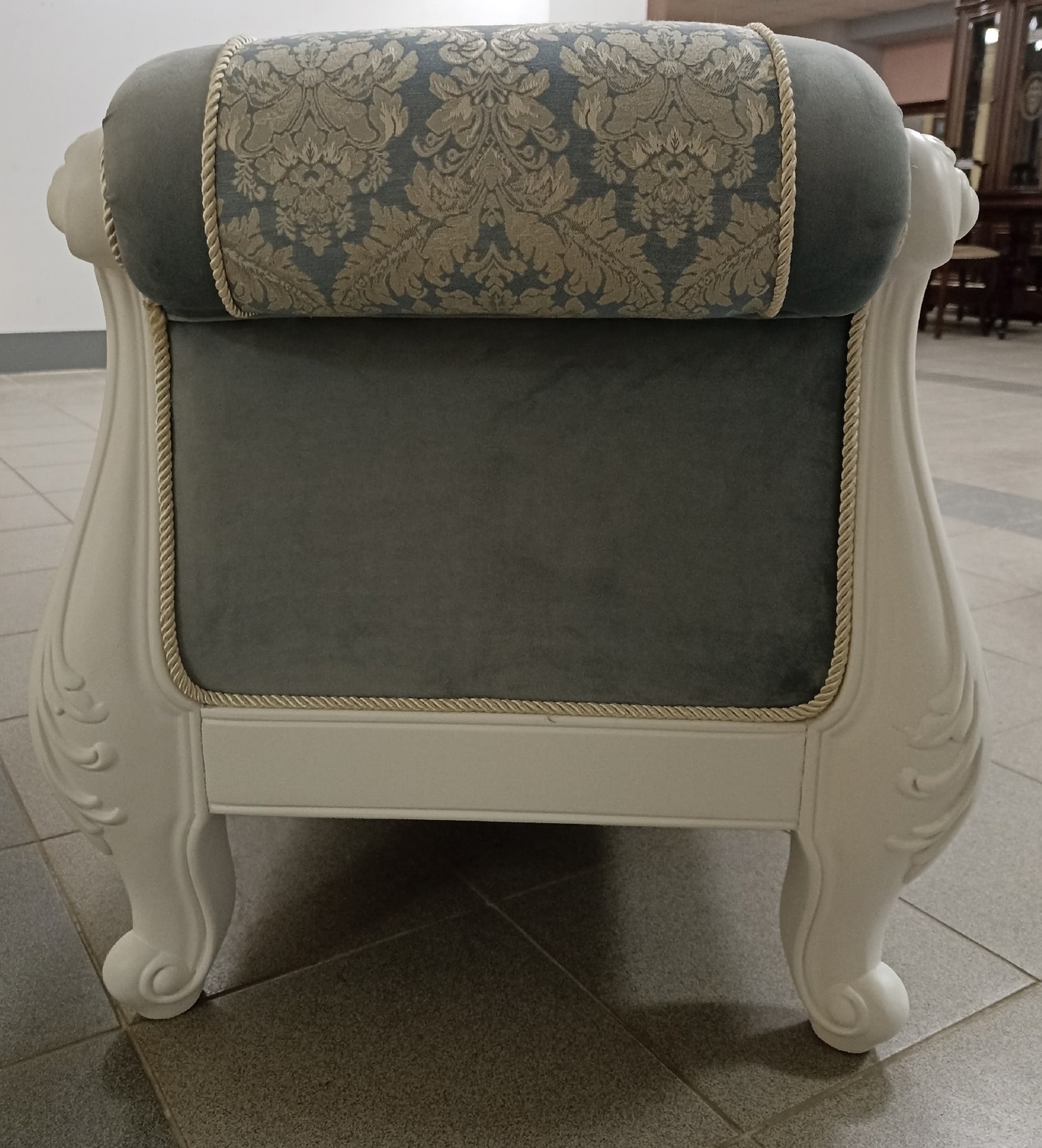 Оттоманка Мишель с одним подлокотником (Белый матовый)