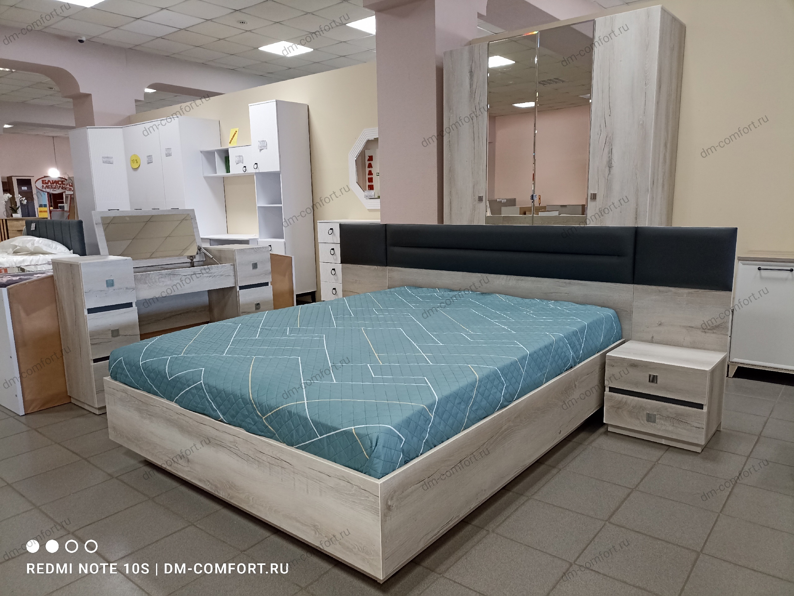 Кровать Люкс 1600 Neo 307 с подъемным механизмом и 2-мя тумбами 41 (Дуб Шавиниган)