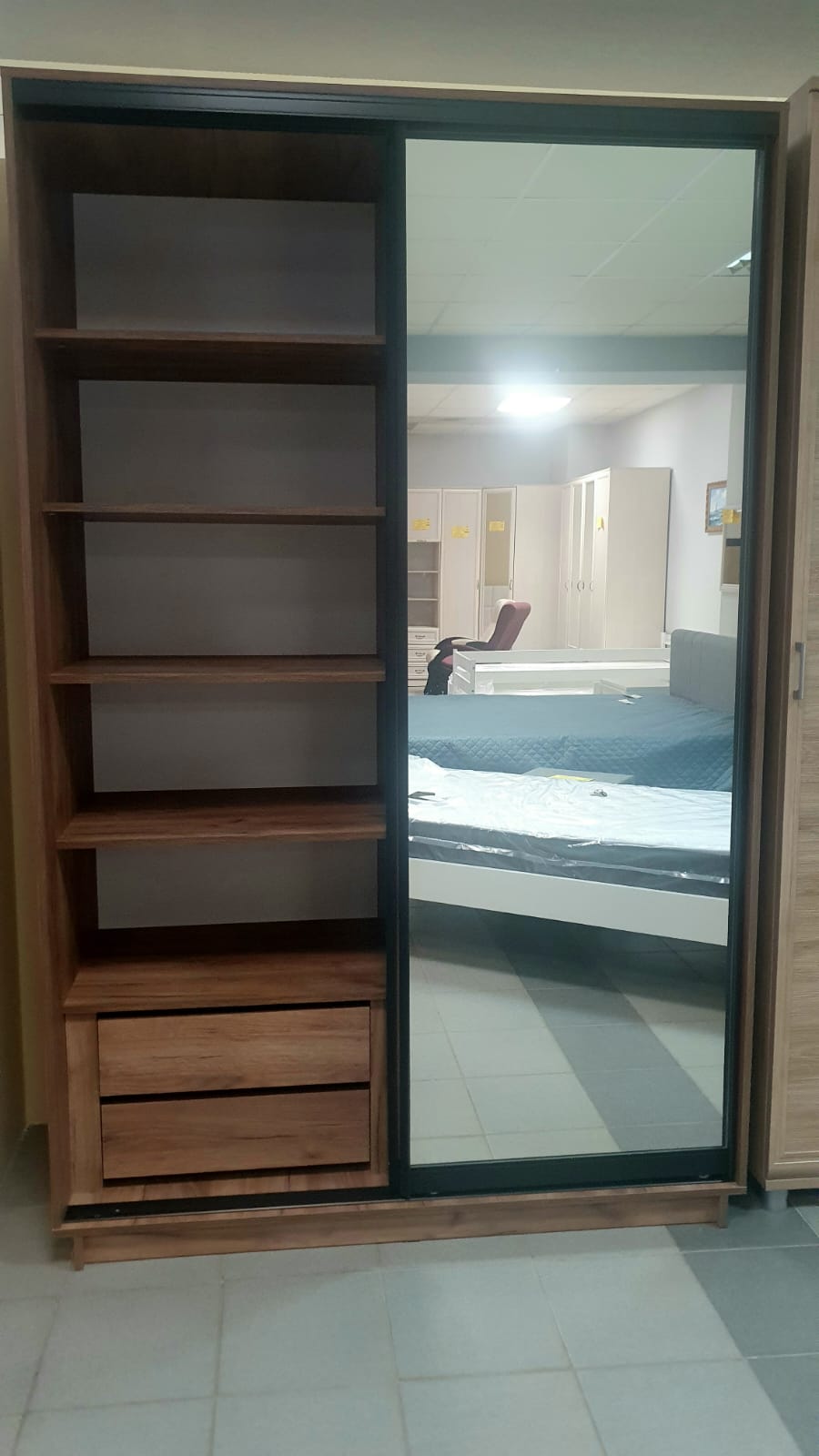 Шкаф-купе 2дв. Экспресс-2 1400 с зеркалом и 2-мя ящиками (Дуб табачный)