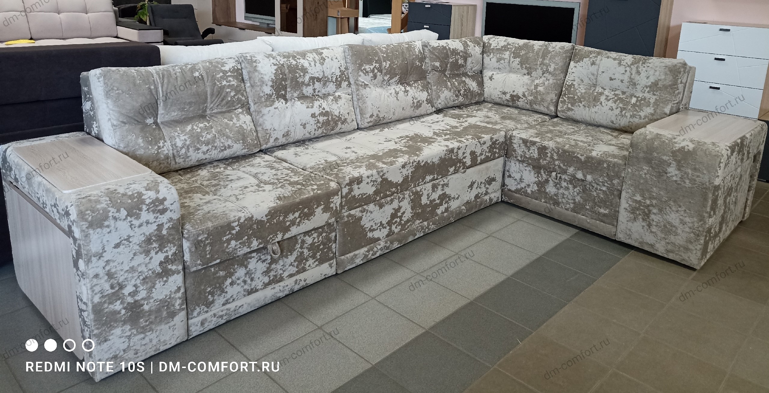 Диван угловой Квадро-2 с баром, с пуфиками и столиком в подлокотниках (Джес 33)