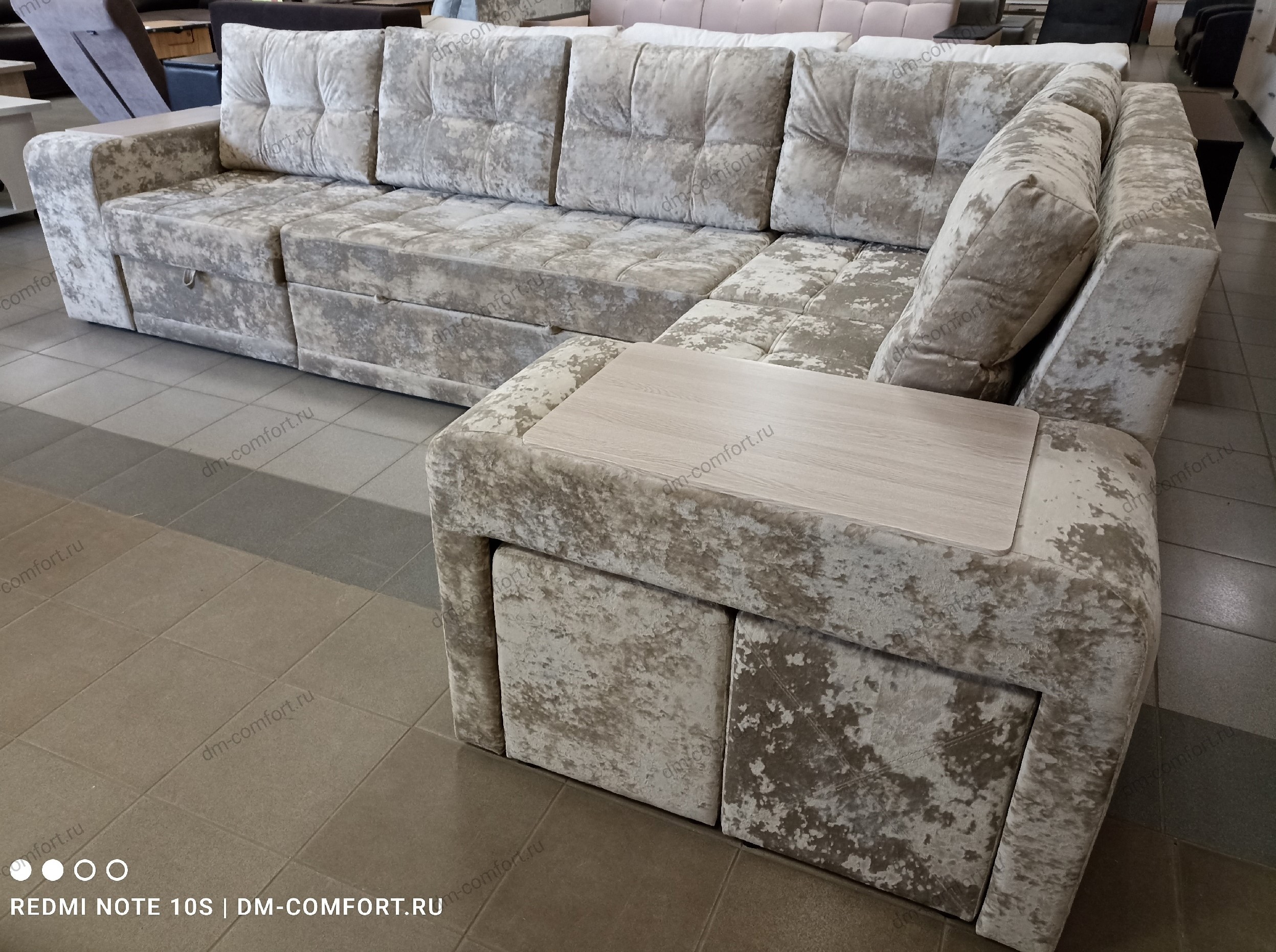 Диван угловой Квадро-2 с баром, с пуфиками и столиком в подлокотниках (Джес 33)